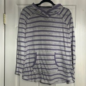 Excellent condition Earth Yoga hoodie beach cover up